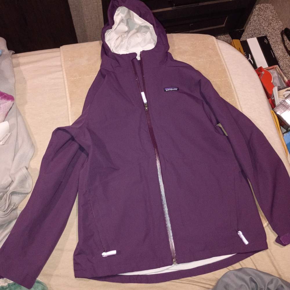 Patagonia Girls Purple Hooded Ski/Snow Jacket Kids Large (12) Gently Used